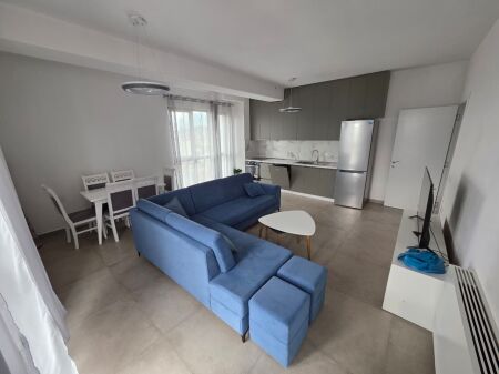 AFFITTASI 2+1+2 - FARMACIA 10, TIRANA