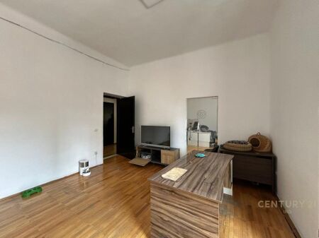 UFFICIO IN AFFITTO A BLLOK 2.100 € /Mese