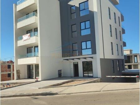 Shitet, Penthouse, Sarande . PRM55598