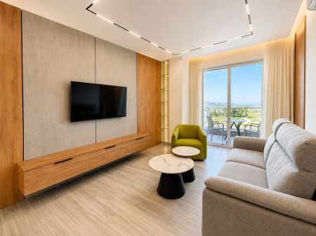 Shitet Apartament 1+1 i Mobiluar me Pamje Deti në Qerret, Kavajë