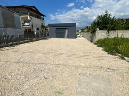 Capannone in affitto a Laknas / Vicino a Rinas