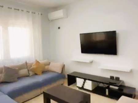 Jepet me qera apartament 2+1 përballë Prokurorise se Përgjithshme e Shqipërisë!