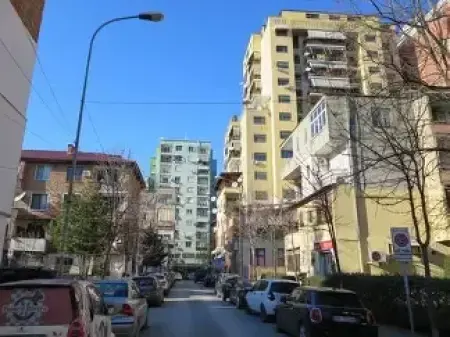 APARTAMENT 1+1 PER SHITJE TEK JURIDIKU!