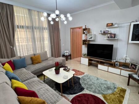 Apartament 3+1+2 per shitje, Rruga e Kavajes!
