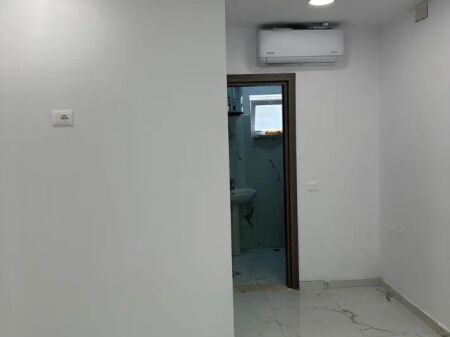 NEGOZIO IN AFFITTO 31M2 VIA ELBASAN