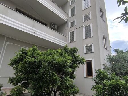 3-Storey Villa + Warehouse for Sale in Selitë