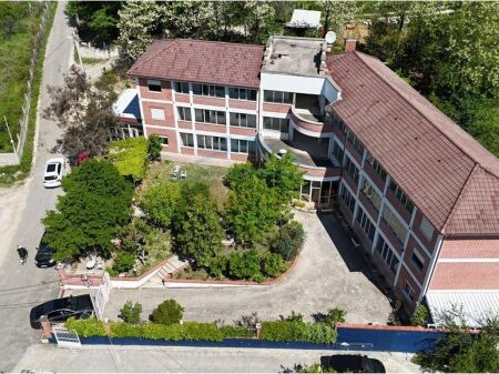 Disponiamo per Affitto, Ambiente Business, Ristorante + Hotel , Linze 