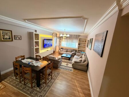 Apartament 3+1 për Shitje në Astir Rruga Foto Xhavella