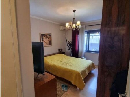 Apartament 2+1 me qira në Myslym Shyr