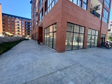 Locale commerciale di 60 m2 in affitto a Jordan Misja