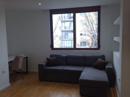 Studio apartment for rent at 21 Dhjetori