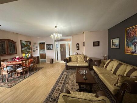 AFFITTIAMO APPARTAMENTO 3+1+2 CON VISTA MARE A VOLLGA DURRES !