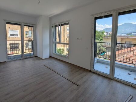 Shitet apartament 2+1 Ali Dem 155.000€