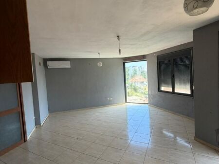 Apartament 3+1 me qira – Astir (bosh) !