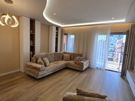  Jepet Apartament 2+1 me Qira te Kompleksi Delijorgji – Godinat e Reja