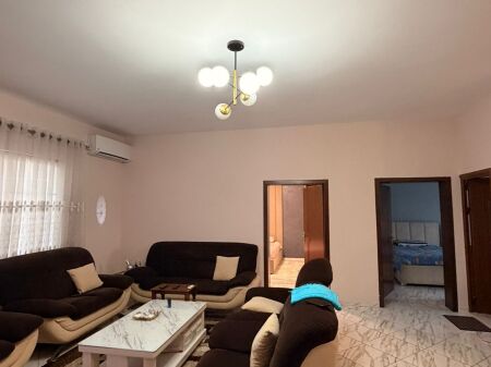  Jepet me qira shtepi private 2+1  Tek 3 Casa Italia, tek treshi