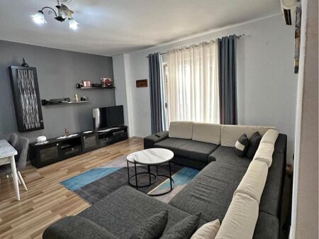  Appartamento 1+1 + Balcone in vendita a Kamëz