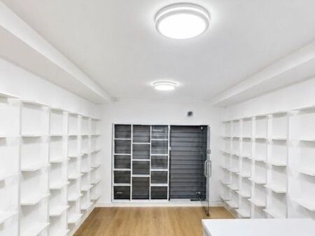 Wilson Square - Shop for Rent 20m2 Ground Floor