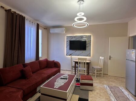 OKAZION. Shitet Apartament 2+1 prane Vila L.