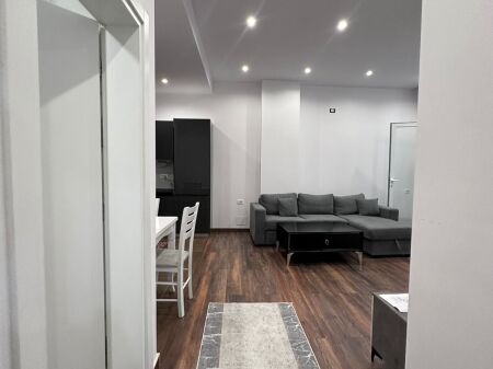  Shitet Apartament 1+1 pranë Terminalit të Veriut!   Apartament komod dhe i mobiluar, ideal për banim