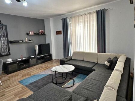  Appartamento 1+1 + Balcone in vendita a Kamëz