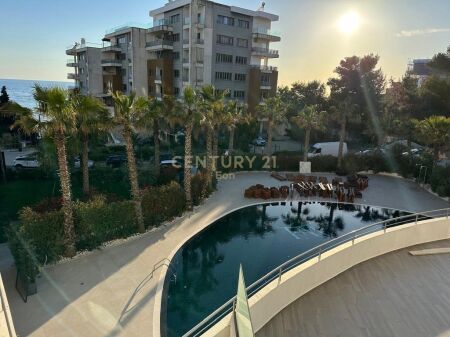 VENDESI APPARTAMENTO 2+1+2 CON VISTA MARE PRESSO "WHITE HILL RESIDENCE" A CURRILA !