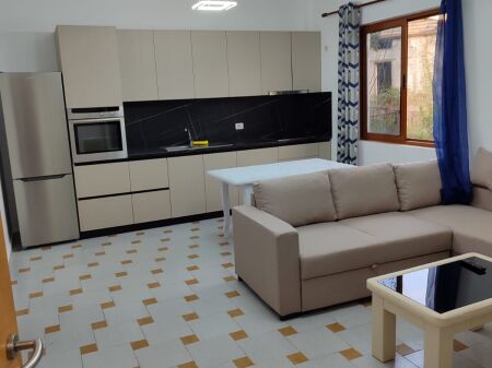 Rent | Shtëpi private 1 + 1 | Shkozë | 300 €/month