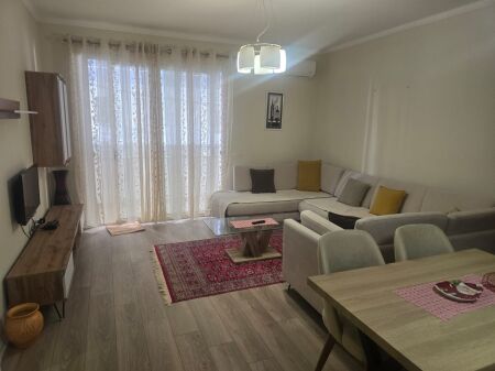 1+1,i mobiluar kopshti zologjik,450 euro