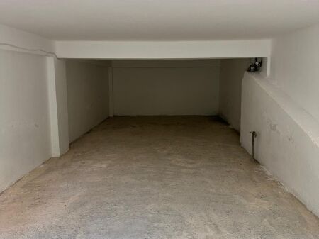  Garage in Affitto a Durrës, vicino al Mercato Piccolo 