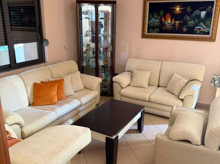 FOR RENT 2+1 3RD FLOOR OF AN ALPIN VILLA - PORCELAN