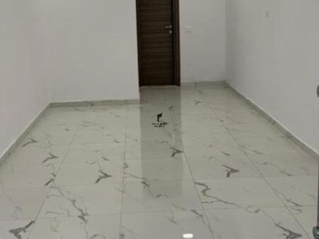 NEGOZIO IN AFFITTO 20 M2 VIA DURRES 40.000 LEKE FH-76261