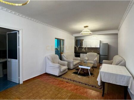 Apartament 2+1 Me Qira në Kodra e Priftit, Tiranë - 50,000 Lekë | 109.3 m² EL141816