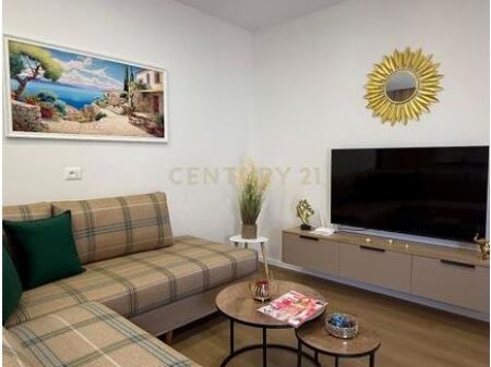Appartamento 1+1 In Affitto sulla Spiaggia, Durazzo 50m Dal Mare! 600 € /Mese