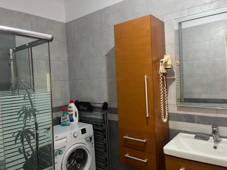Siri Kodra, jepet me qera apartament 2+1 i arreduar!