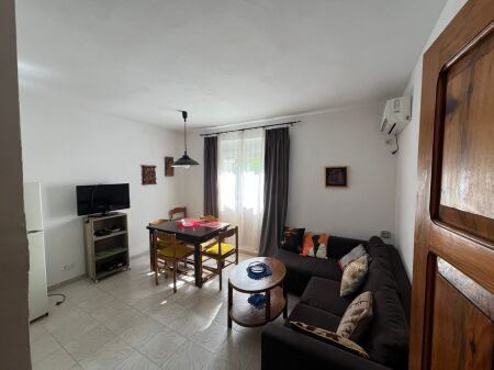  Appartamento 3+1 in affitto  Via Fortuzi, Tirana 60.000 lek/mese