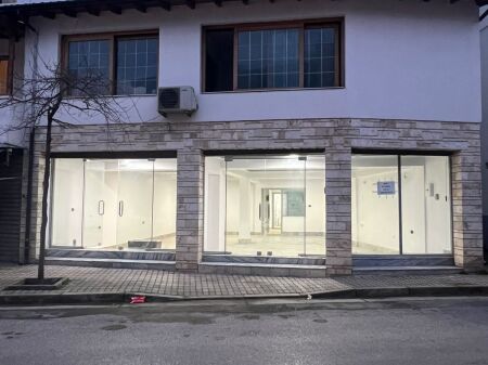  LOCALE COMMERCIALE IN AFFITTO 