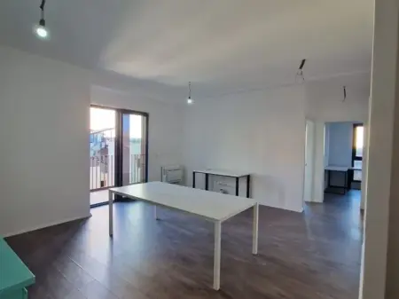 Affitto | Zyrë | Tirana Garden Building | 1000 €/mese