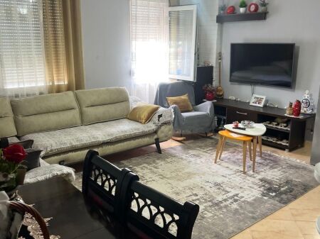 APARTAMENT ME QERA 2+1 CASA ITALIA 55.000 LEKE FH-76391