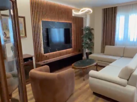 Shitet apartament-mine peza