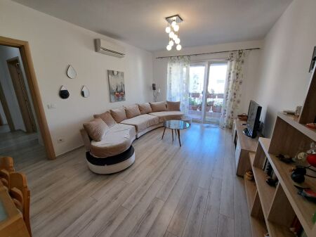 Super Apartament 2+1+2WC ne Shitje, Prane Shkolles Don Bosko (Rr. Don Bosko) Tirane