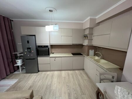 2+1, con parcheggio villa L, Astir, 550 mila lek