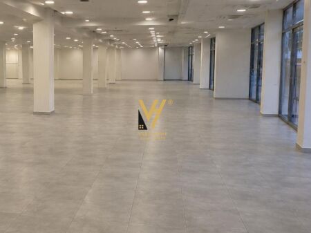 LOCALE COMMERCIALE 500 M2 IN AFFITTO A KODRA E DIELLIT 3.500 EURO
