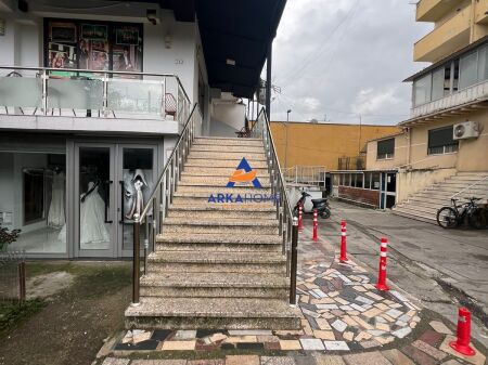 LOCALE COMMERCIALE IN AFFITTO 115M2 "DIETRO UET, TIRANA" 1.000 EURO