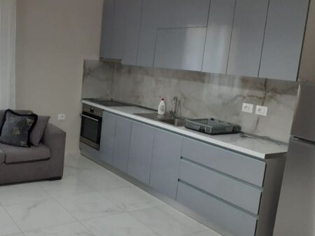  Jepet me qera apartament  2+1 