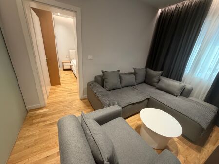 1+1, 3° piano esistente, residence con giardino, strada di Kavaja, 600 mila lek