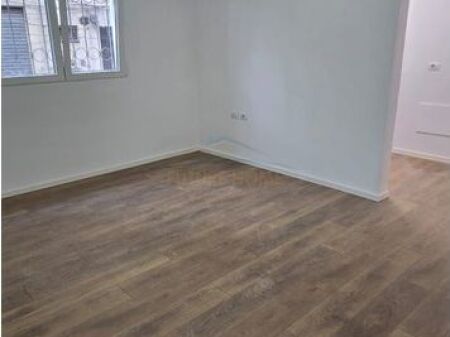 Shitet, Apartament 1+1, Ali Dem , Tiranë