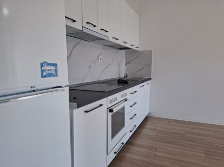 Apartakent 2+1+ballkon - 320Eur/muaj Ali Dem, kompleksi Mangalem
