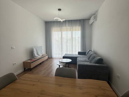 Apartament 2+1 per qera rruga 5 maj