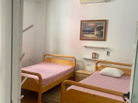 Apartment 1+1 for rent, at Komuna e Parisit behind Ola Fast!