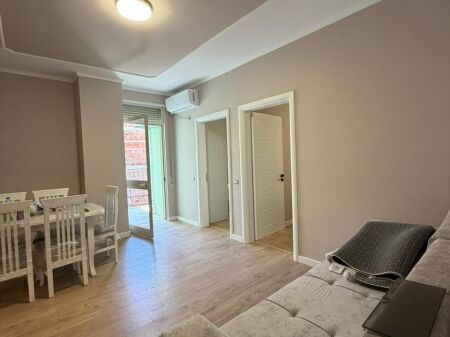 Shitet apartament 2+1